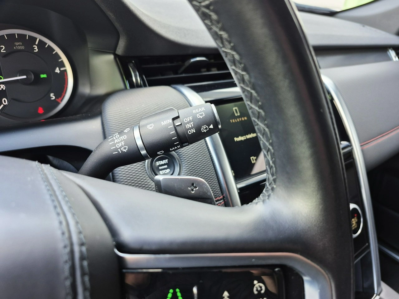 Land Rover Discovery Sport - Zdjęcie 32