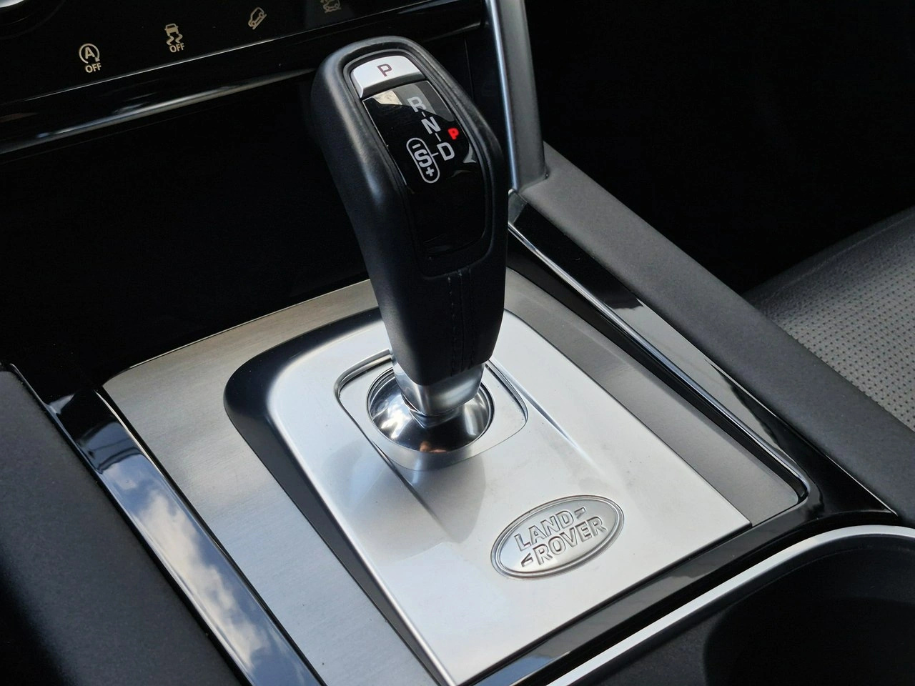 Land Rover Discovery Sport - Zdjęcie 33