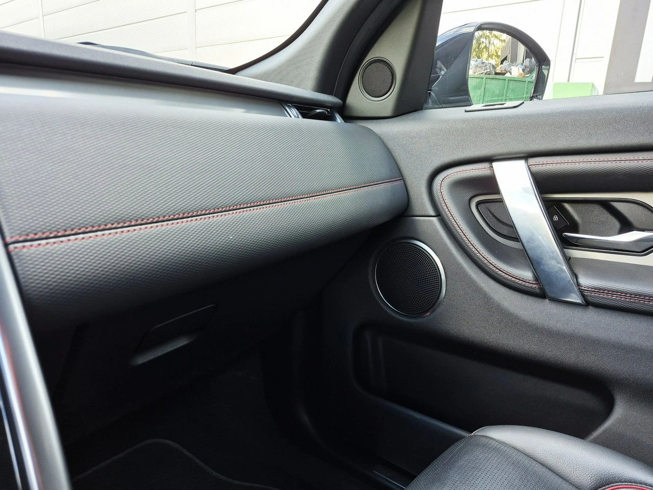 Land Rover Discovery Sport - Zdjęcie 34