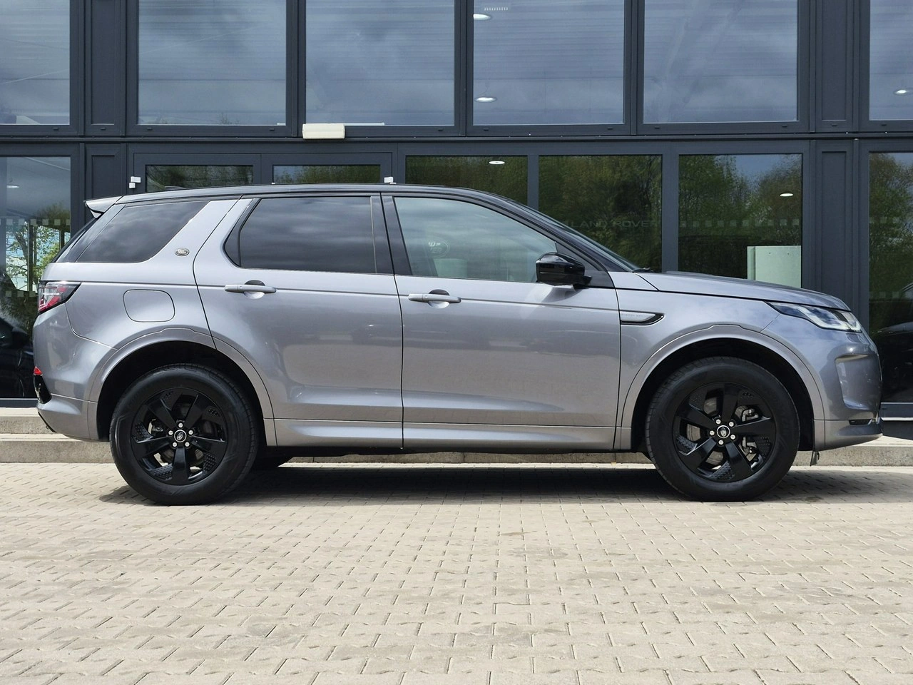 Land Rover Discovery Sport - Zdjęcie 4