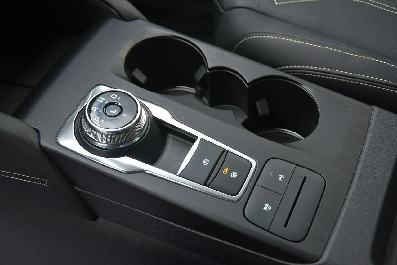 Ford Kuga - Zdjęcie 12