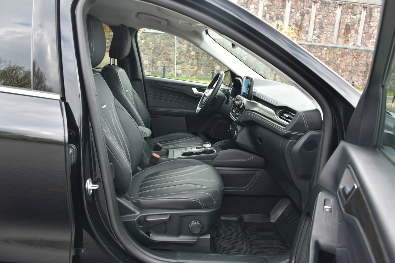 Ford Kuga - Zdjęcie 17