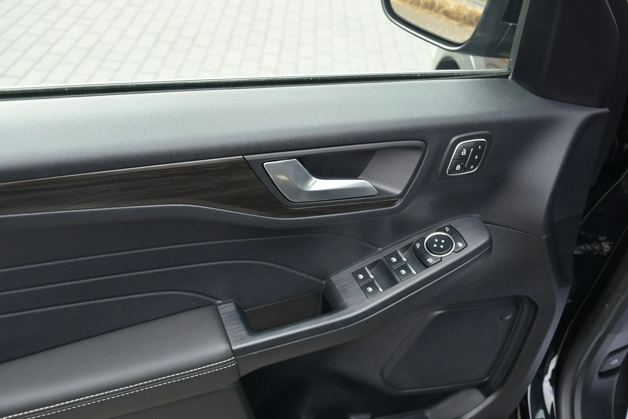 Ford Kuga - Zdjęcie 23