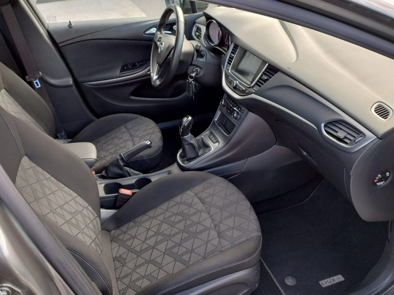 Opel Astra - Zdjęcie 10