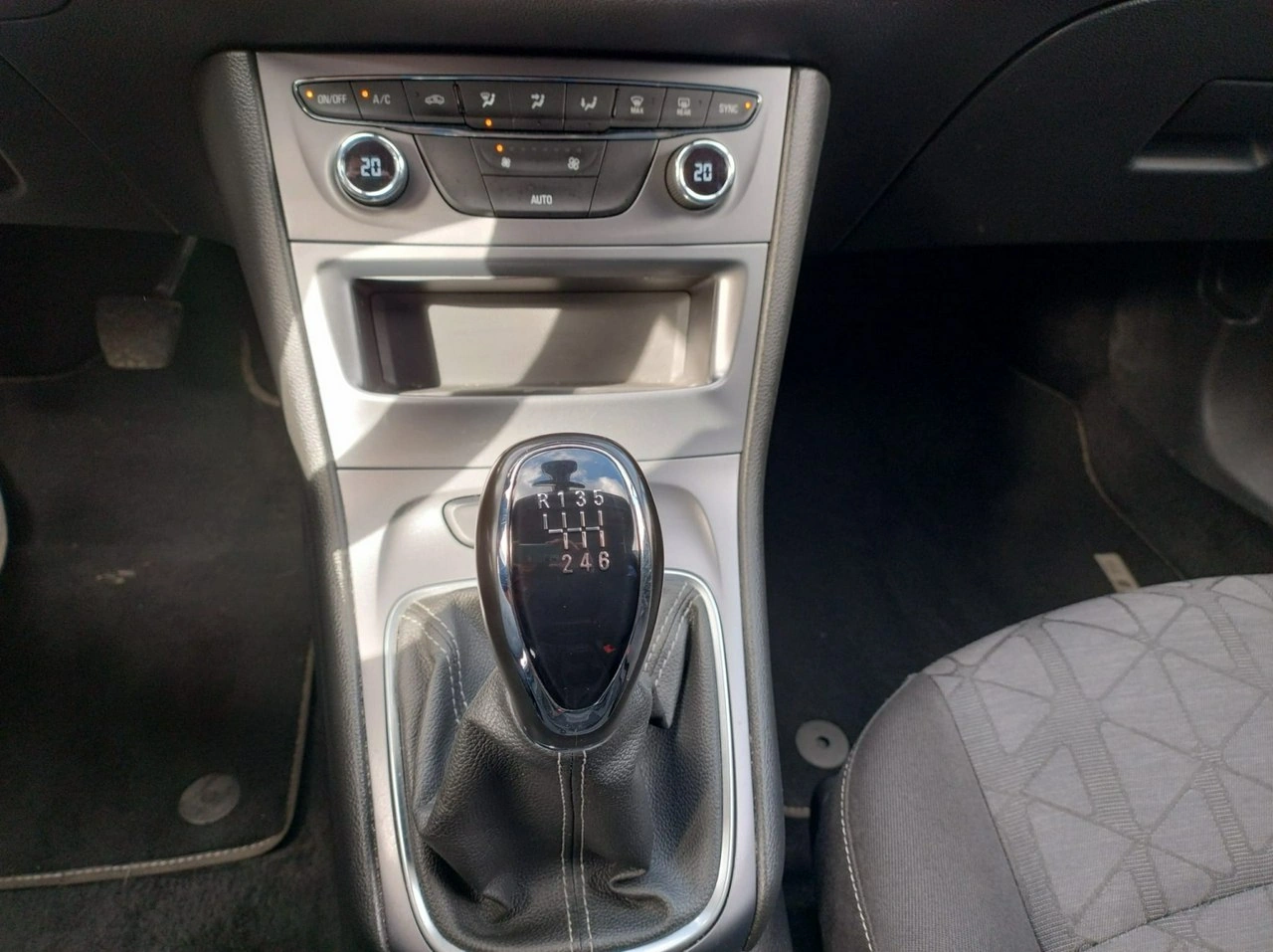 Opel Astra - Zdjęcie 16