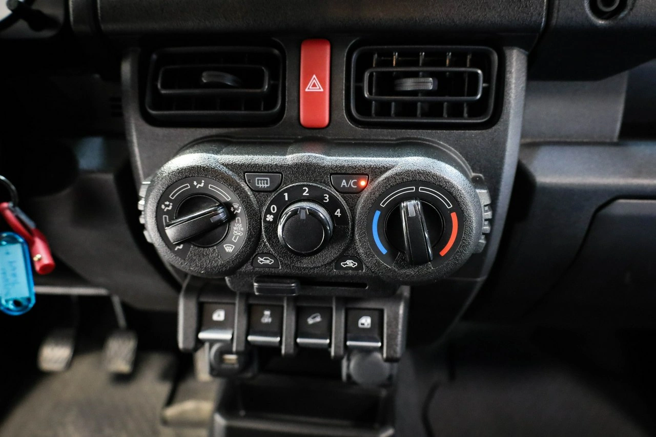 Suzuki Jimny - Zdjęcie 20