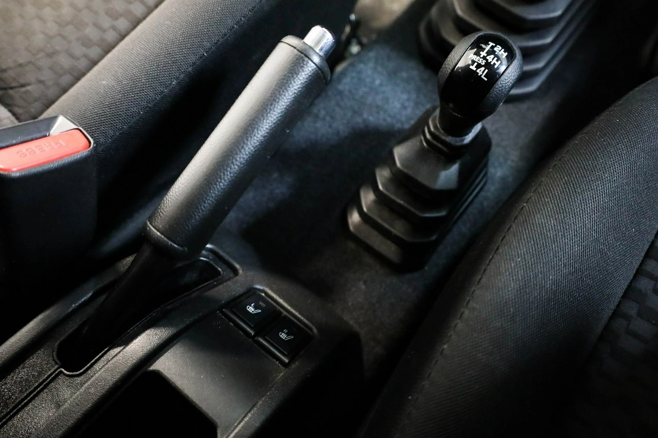 Suzuki Jimny - Zdjęcie 24