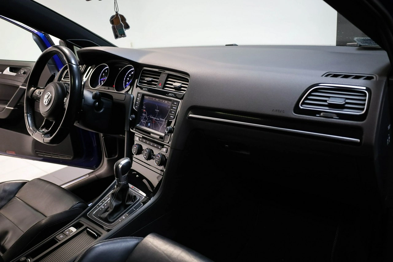 Volkswagen Golf - Zdjęcie 24