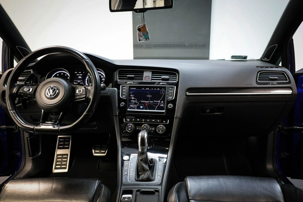 Volkswagen Golf - Zdjęcie 18