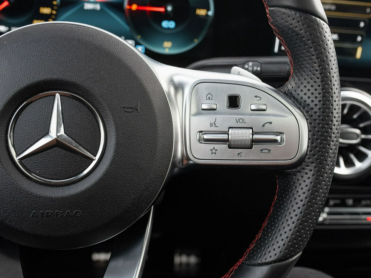 Mercedes EQA - Zdjęcie 16