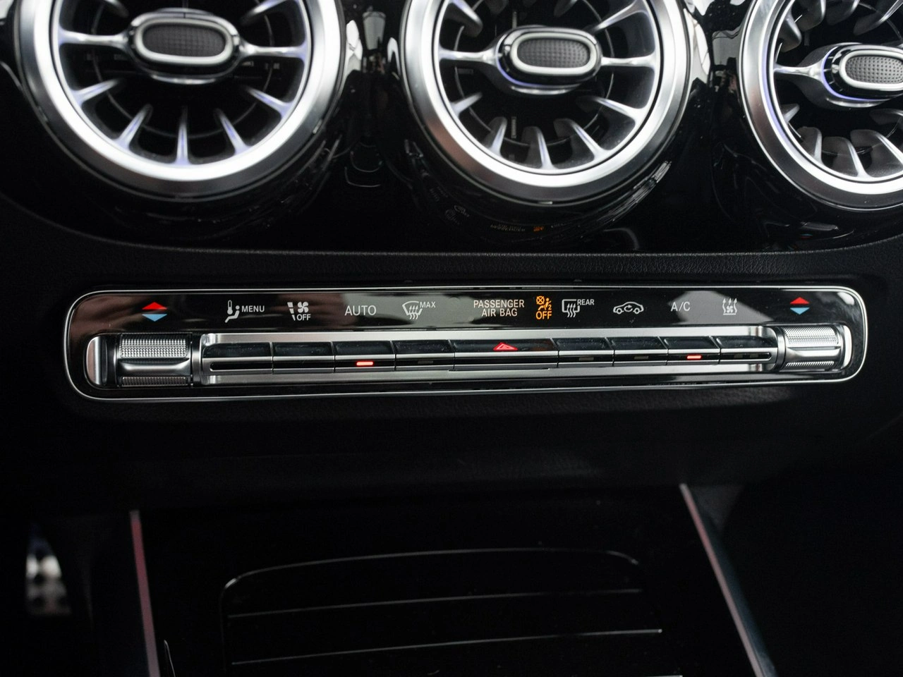 Mercedes EQA - Zdjęcie 18