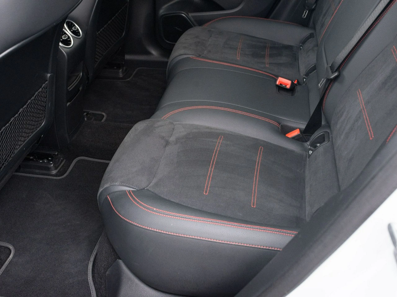 Mercedes EQA - Zdjęcie 24