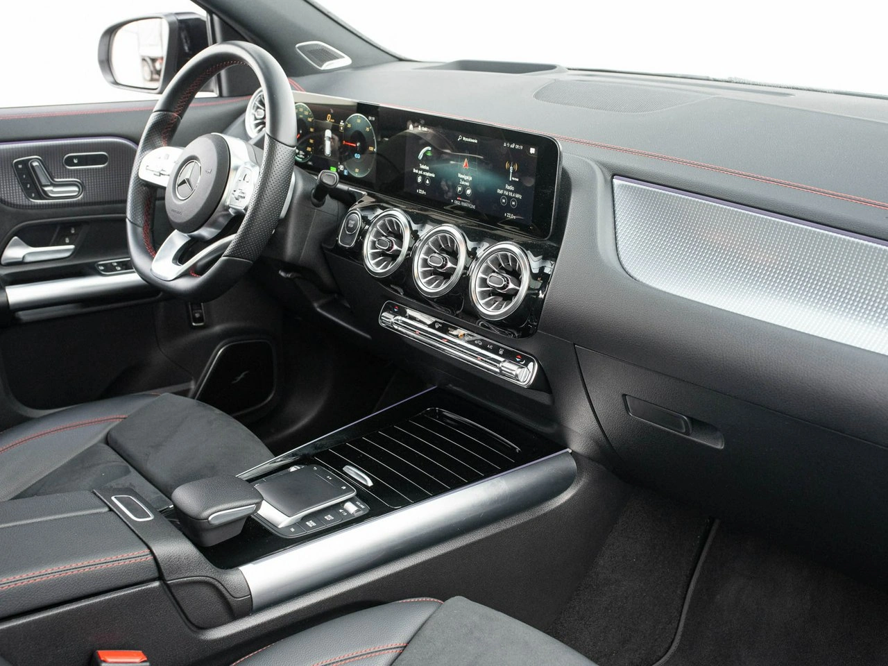 Mercedes EQA - Zdjęcie 32