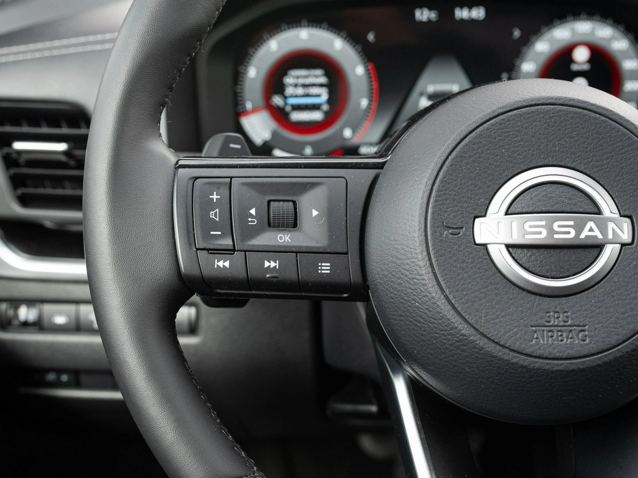 Nissan Qashqai - Zdjęcie 11