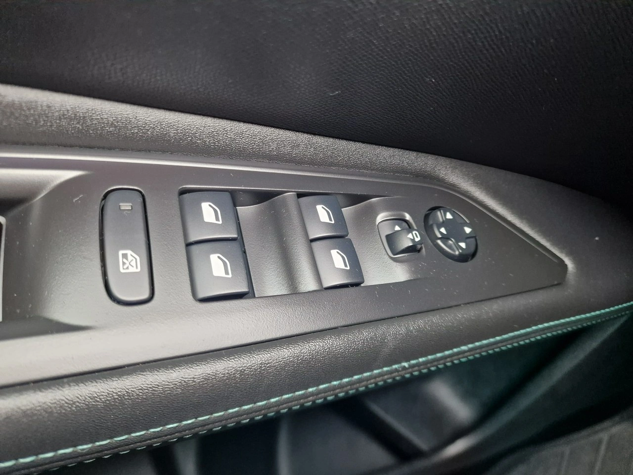Peugeot 3008 - Zdjęcie 38