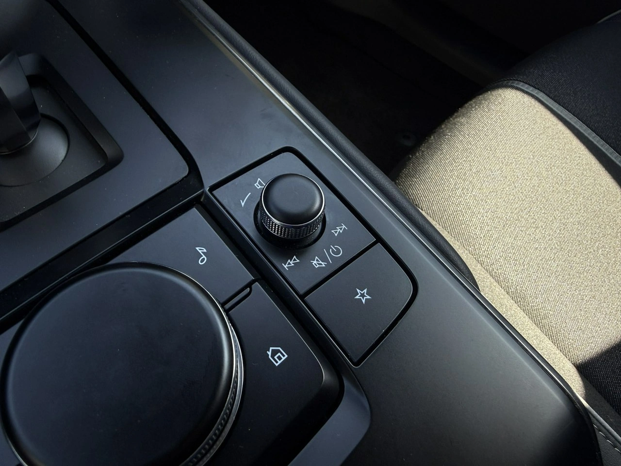 Mazda MX-30 - Zdjęcie 30