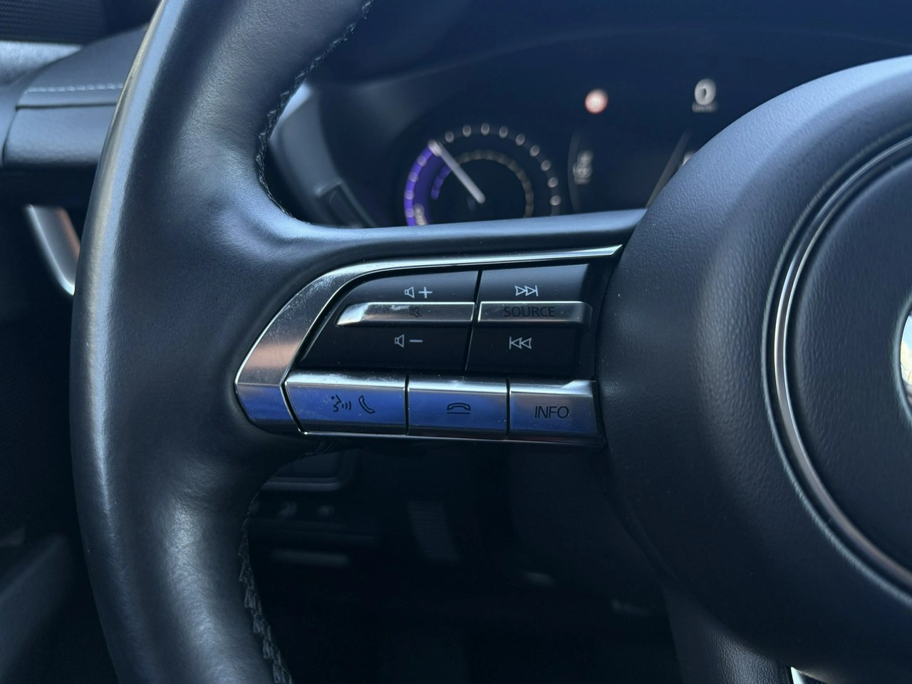 Mazda MX-30 - Zdjęcie 17