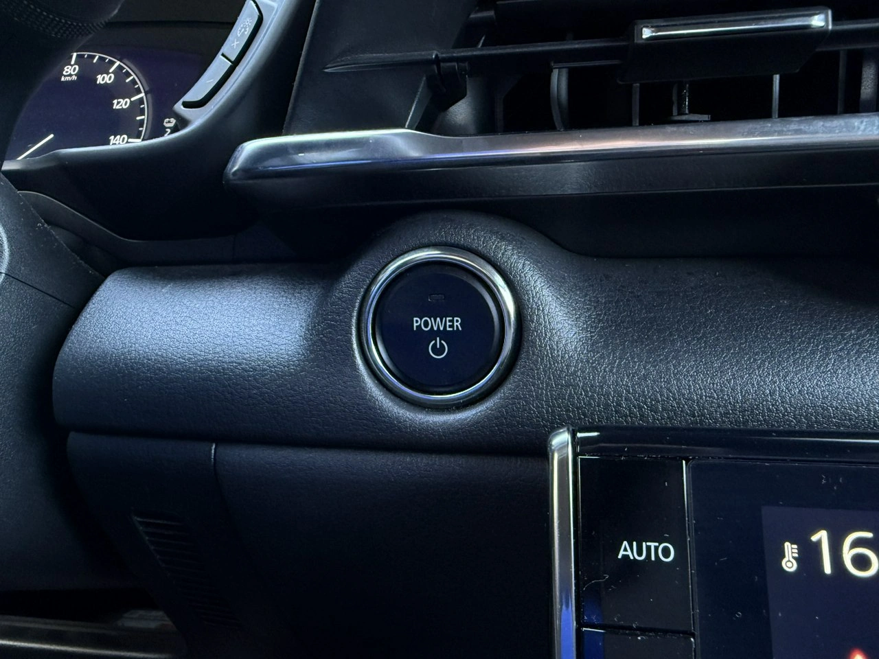 Mazda MX-30 - Zdjęcie 24