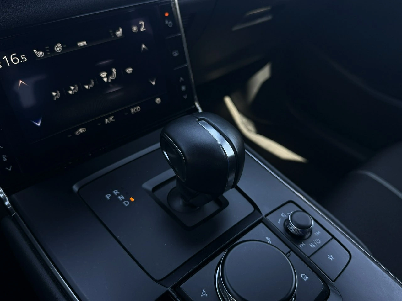 Mazda MX-30 - Zdjęcie 26