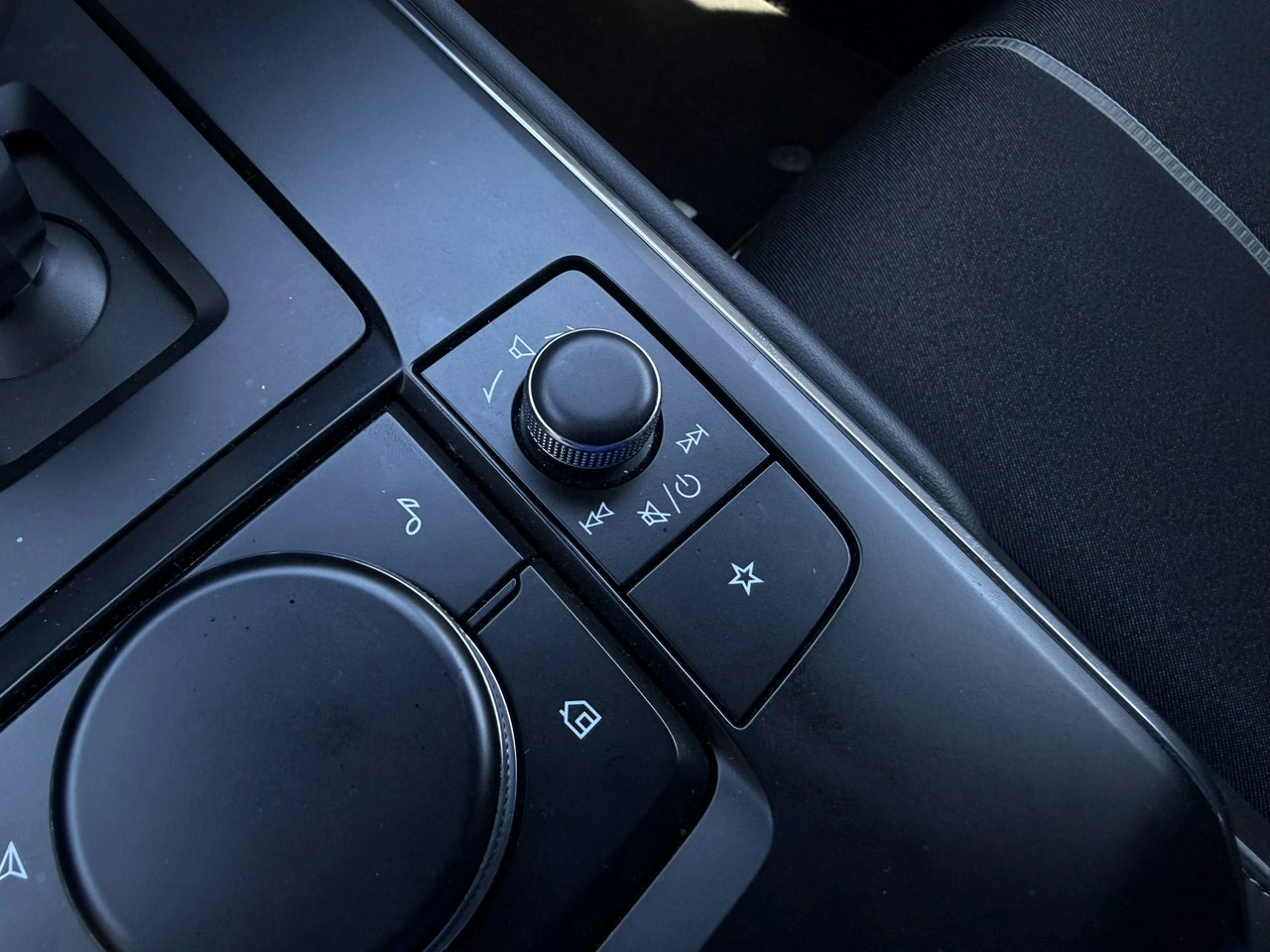 Mazda MX-30 - Zdjęcie 29