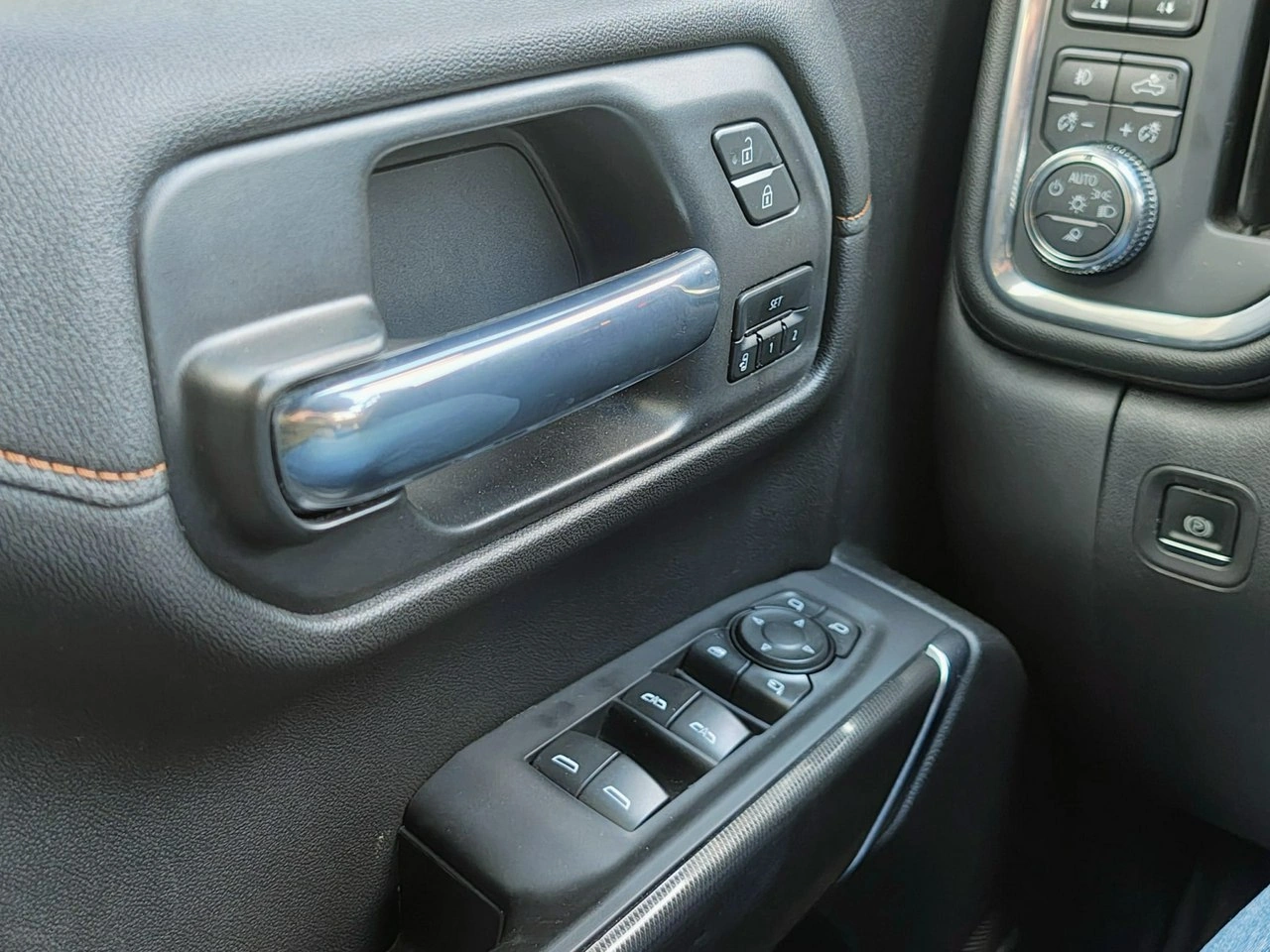 GMC Sierra - Zdjęcie 17