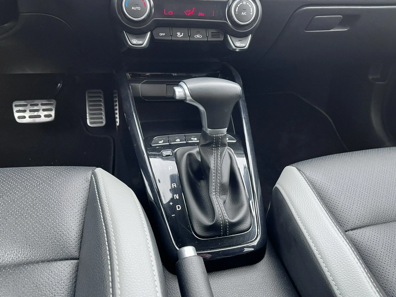 Kia Stonic - Zdjęcie 16