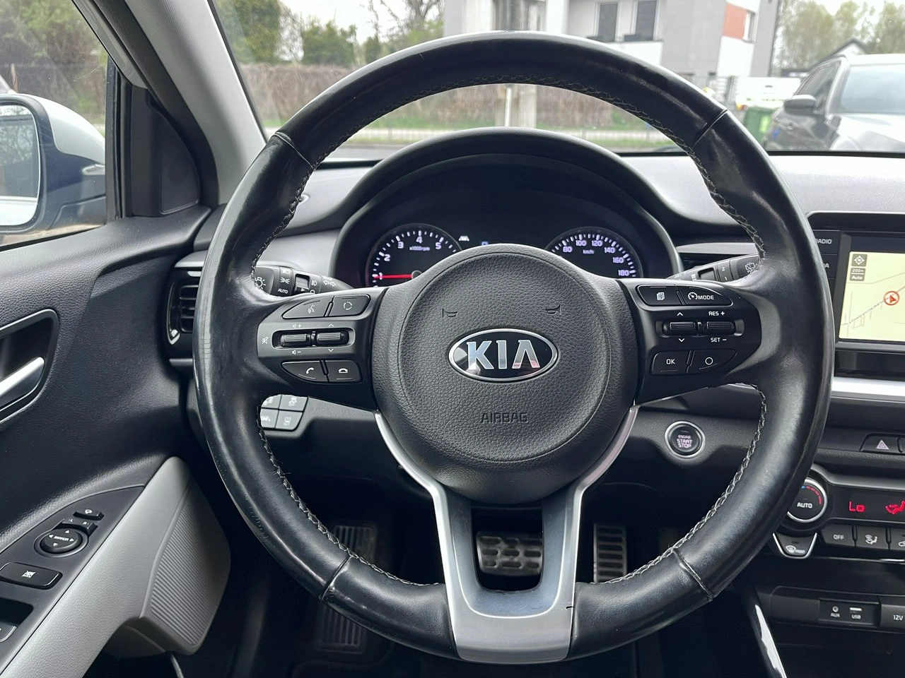 Kia Stonic - Zdjęcie 17