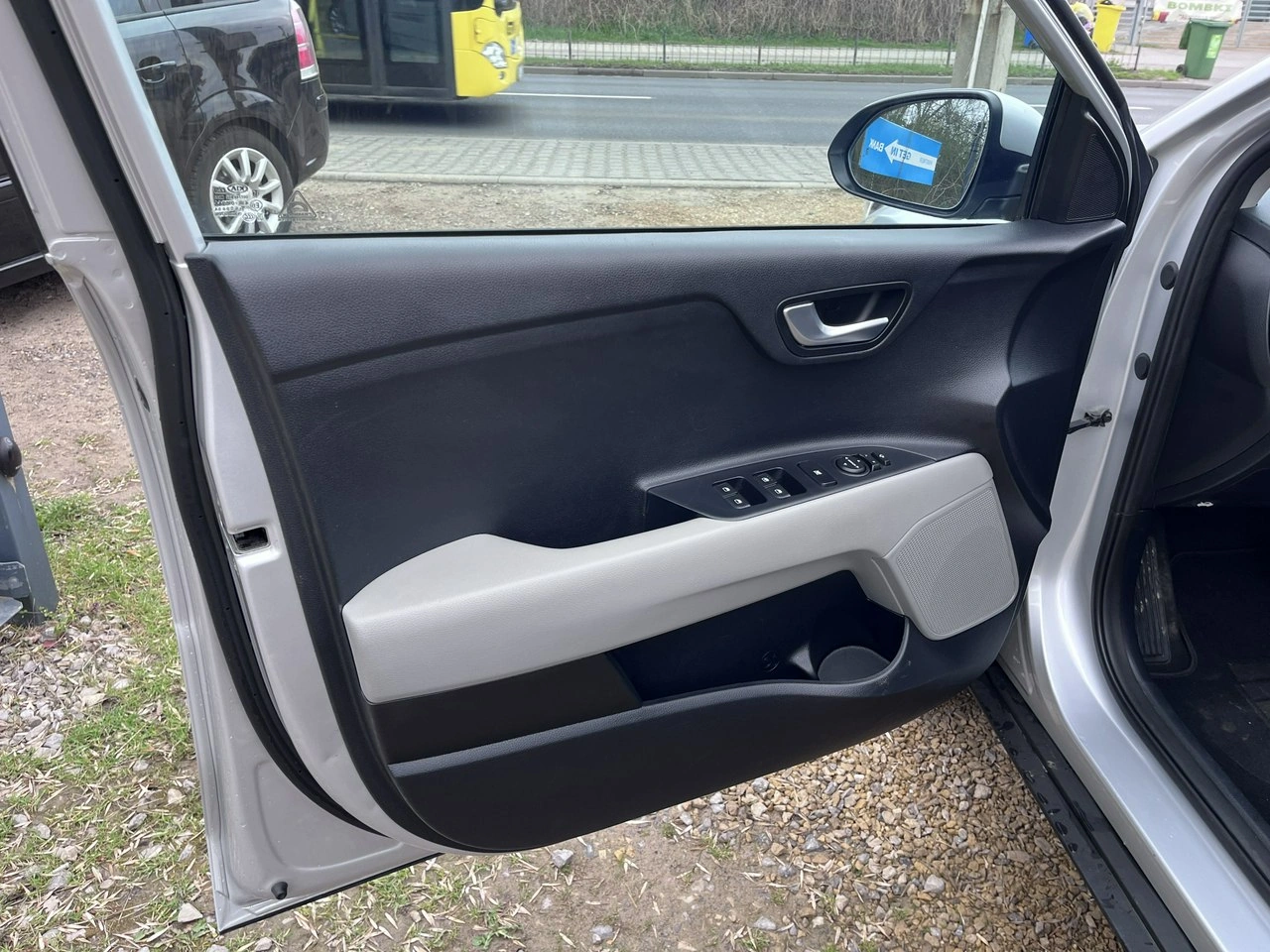 Kia Stonic - Zdjęcie 19