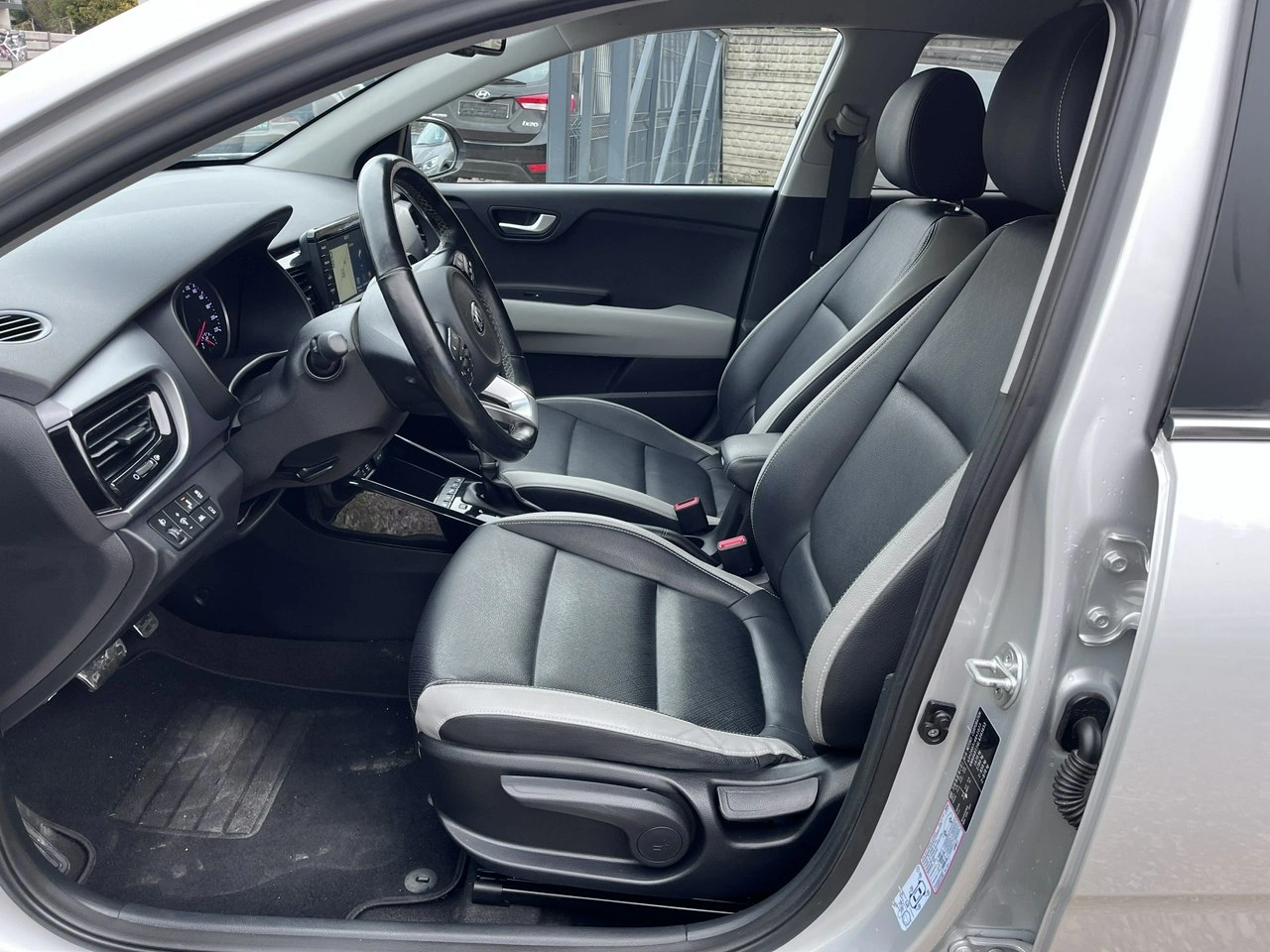 Kia Stonic - Zdjęcie 21