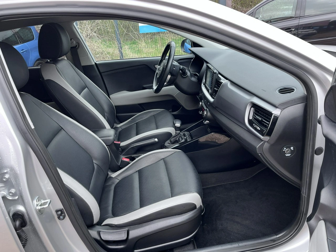 Kia Stonic - Zdjęcie 23