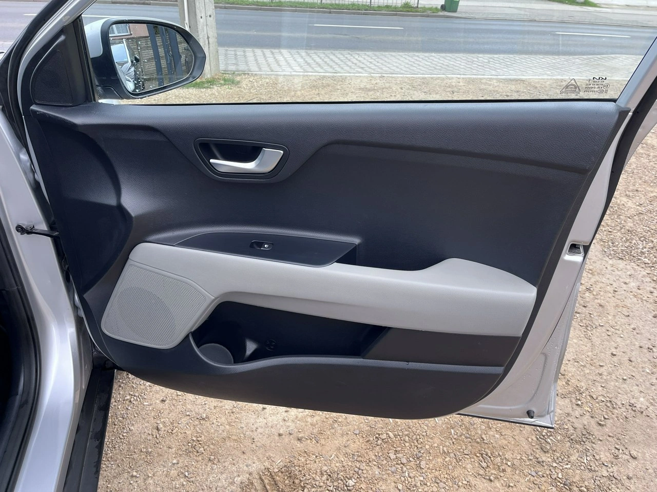 Kia Stonic - Zdjęcie 24