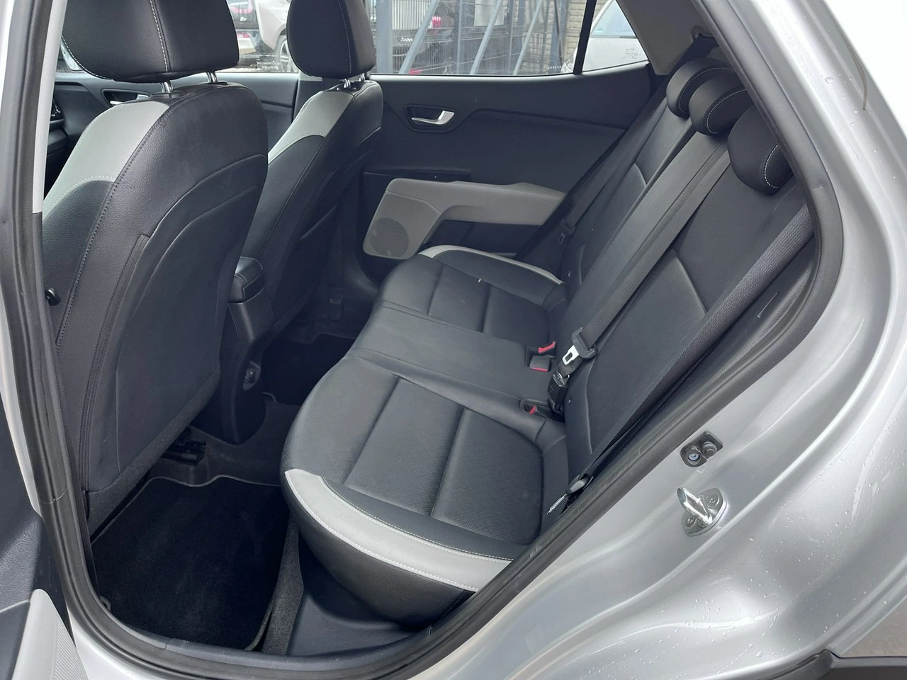 Kia Stonic - Zdjęcie 30