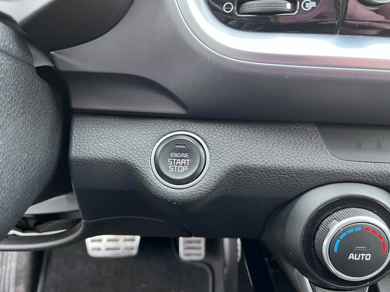 Kia Stonic - Zdjęcie 32