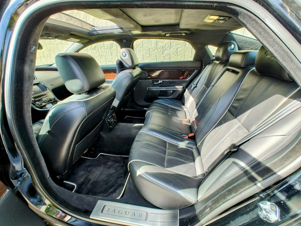 Jaguar XJ - Zdjęcie 15