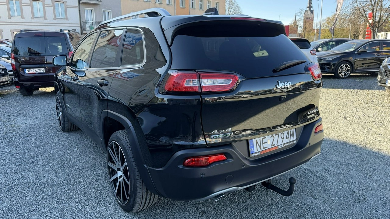 Jeep Cherokee - Zdjęcie 13