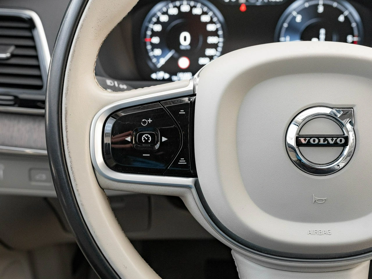Volvo XC 90 - Zdjęcie 14