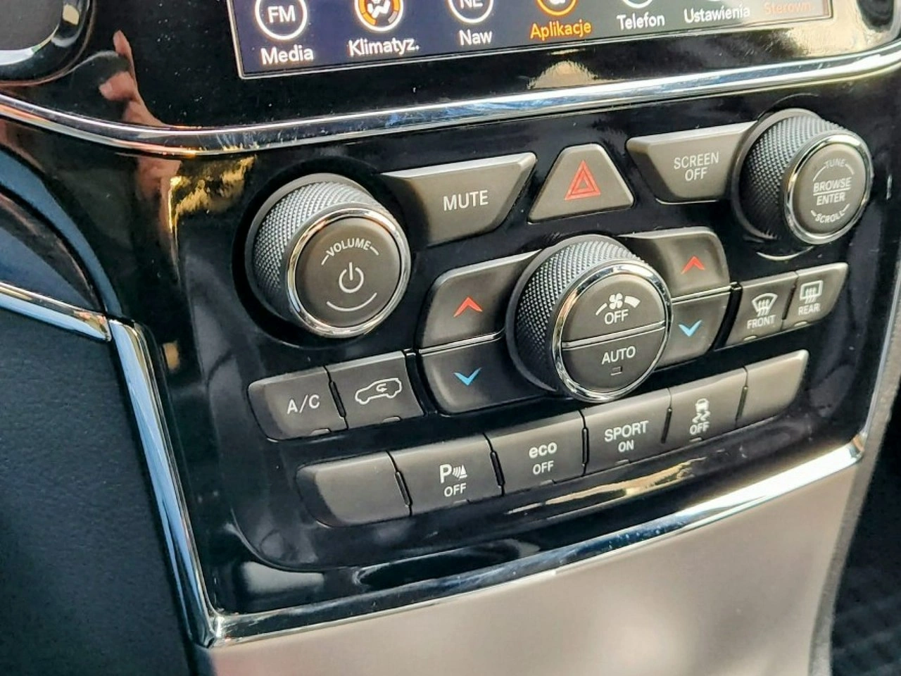 Jeep Grand Cherokee - Zdjęcie 14