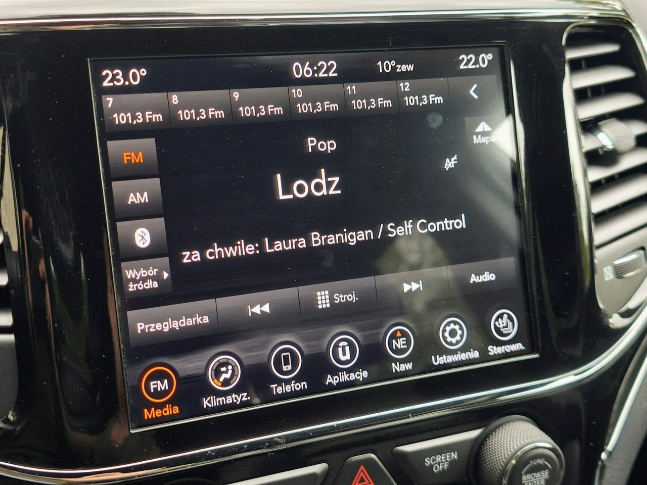 Jeep Grand Cherokee - Zdjęcie 35