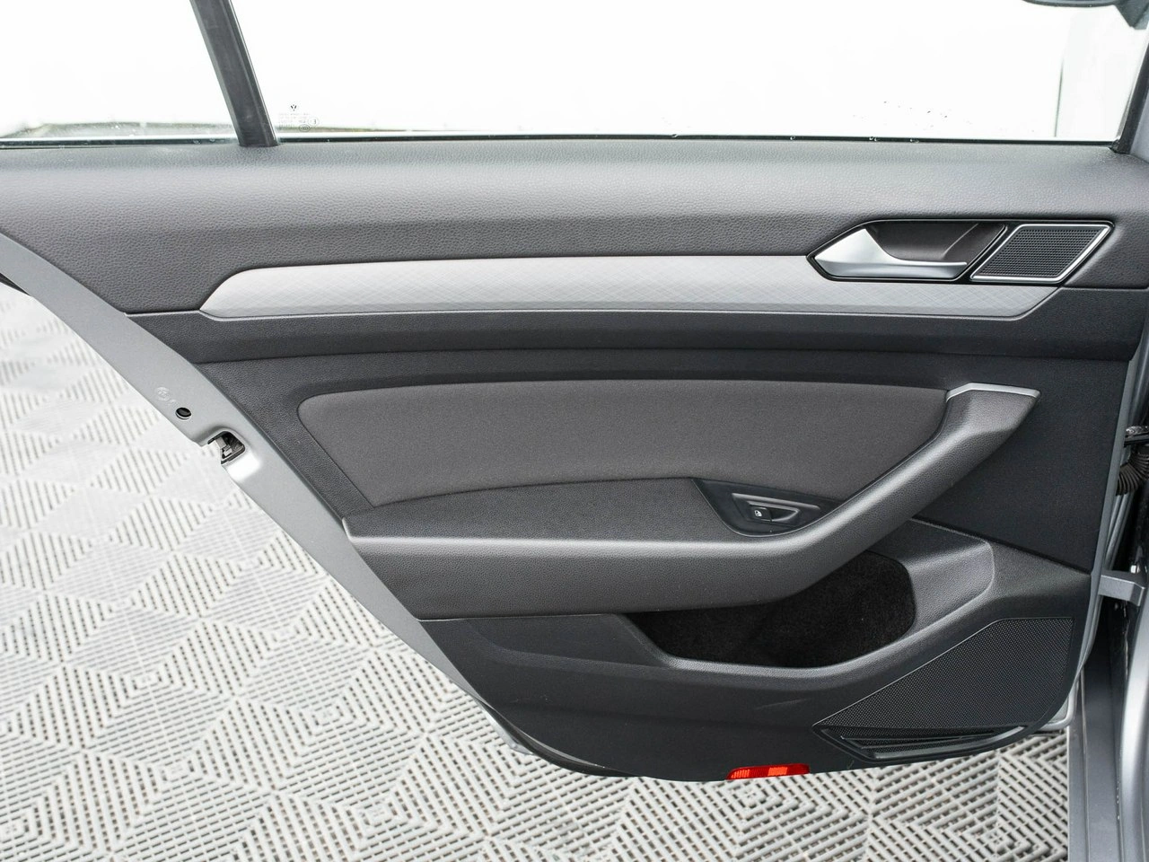 Volkswagen Passat - Zdjęcie 24