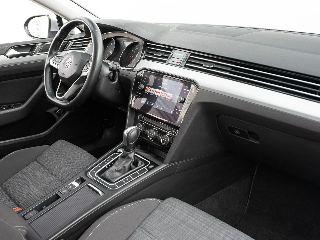 Volkswagen Passat - Zdjęcie 29