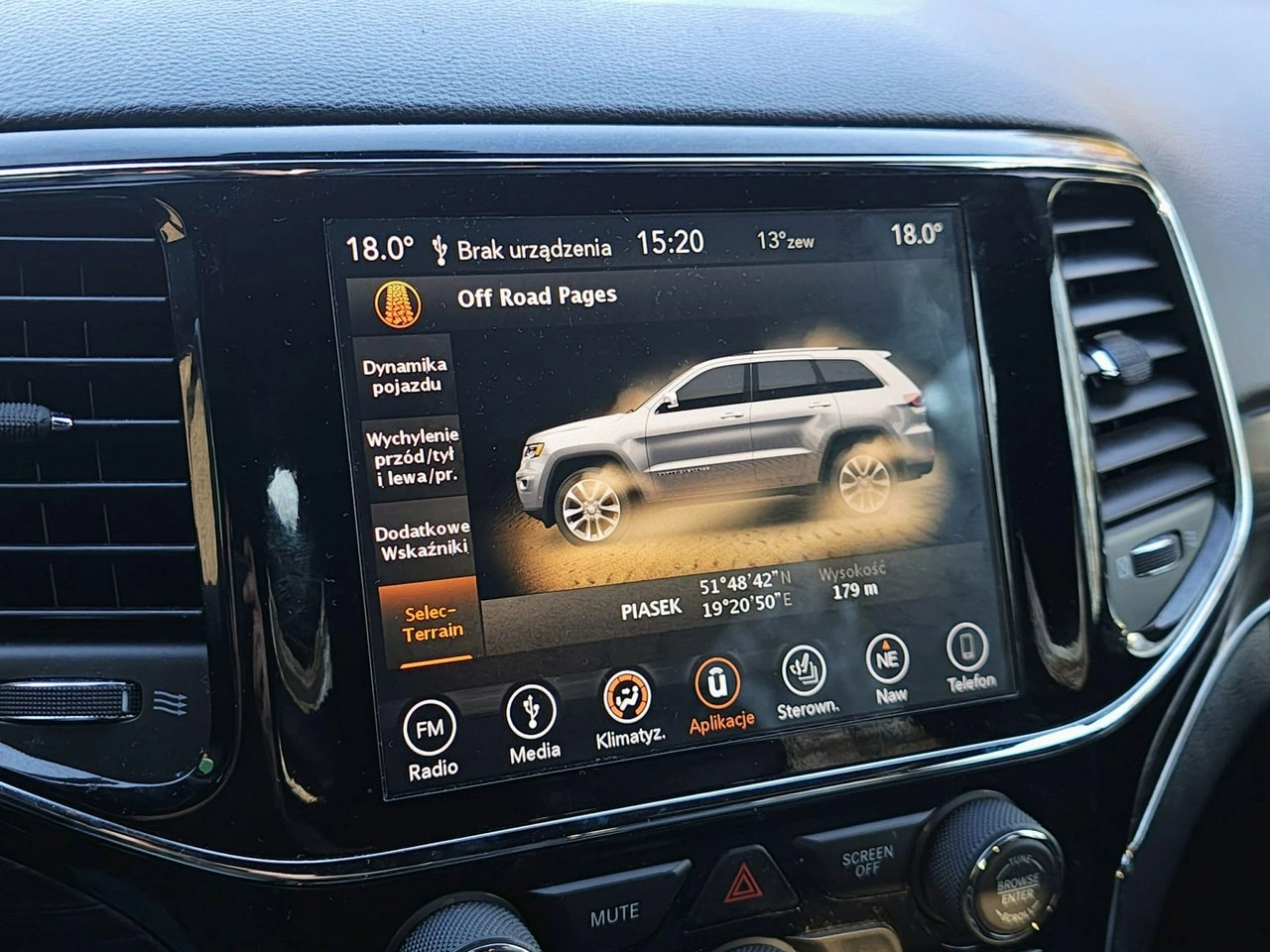 Jeep Grand Cherokee - Zdjęcie 24