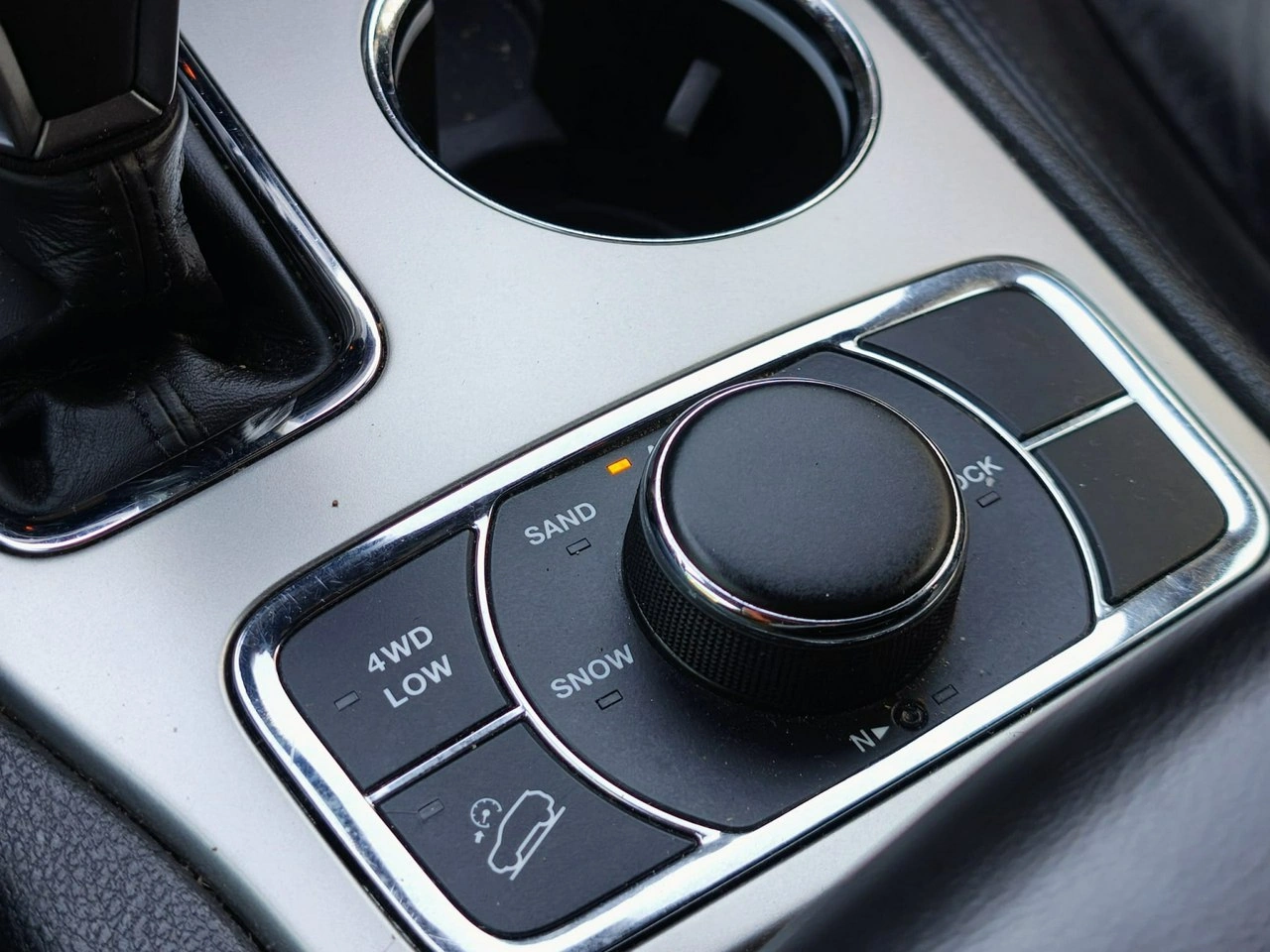 Jeep Grand Cherokee - Zdjęcie 30