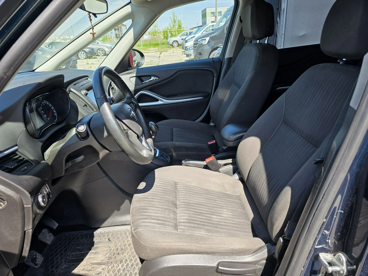 Opel Zafira - Zdjęcie 9