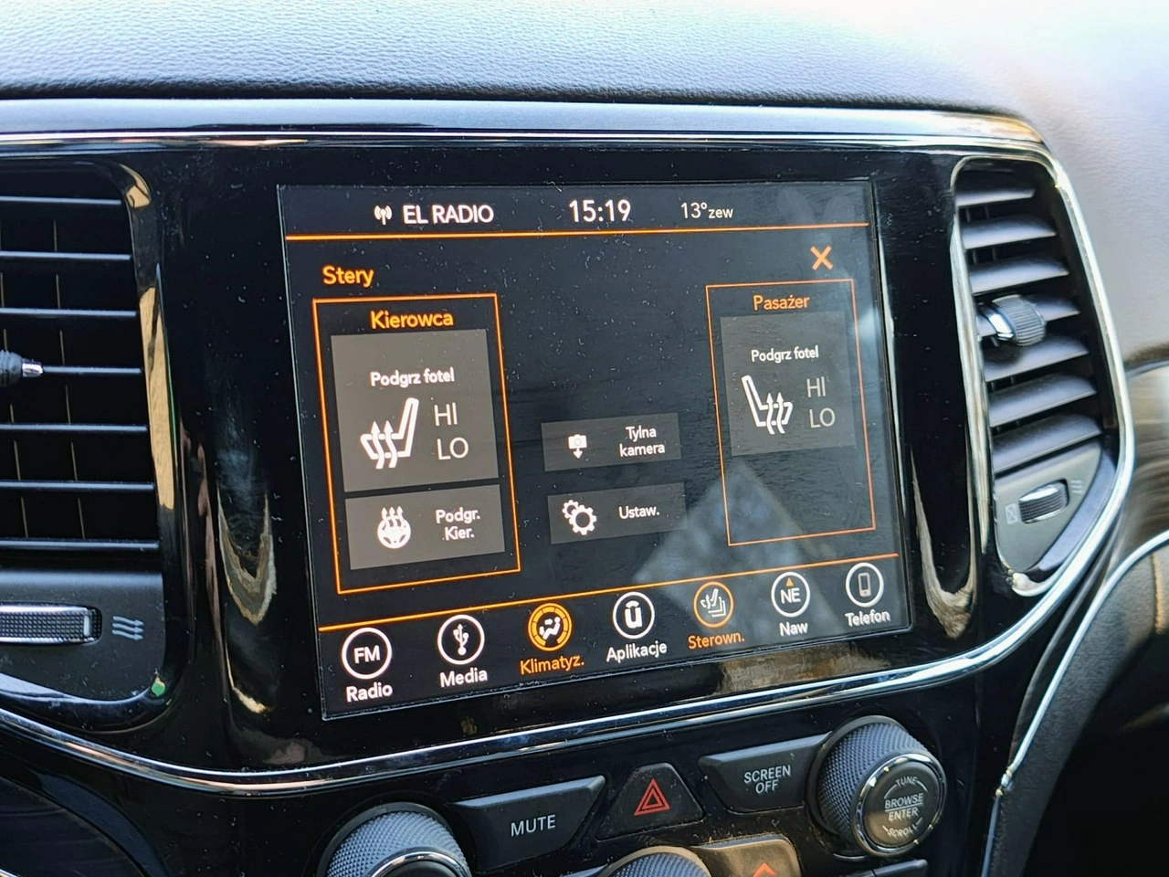 Jeep Grand Cherokee - Zdjęcie 22