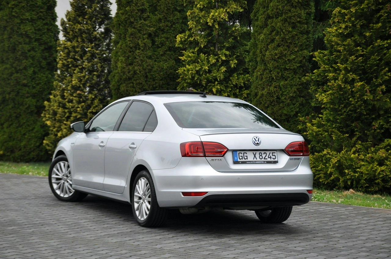 Volkswagen Jetta - Zdjęcie 13