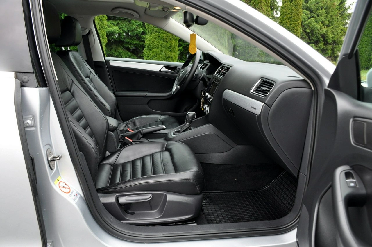 Volkswagen Jetta - Zdjęcie 16