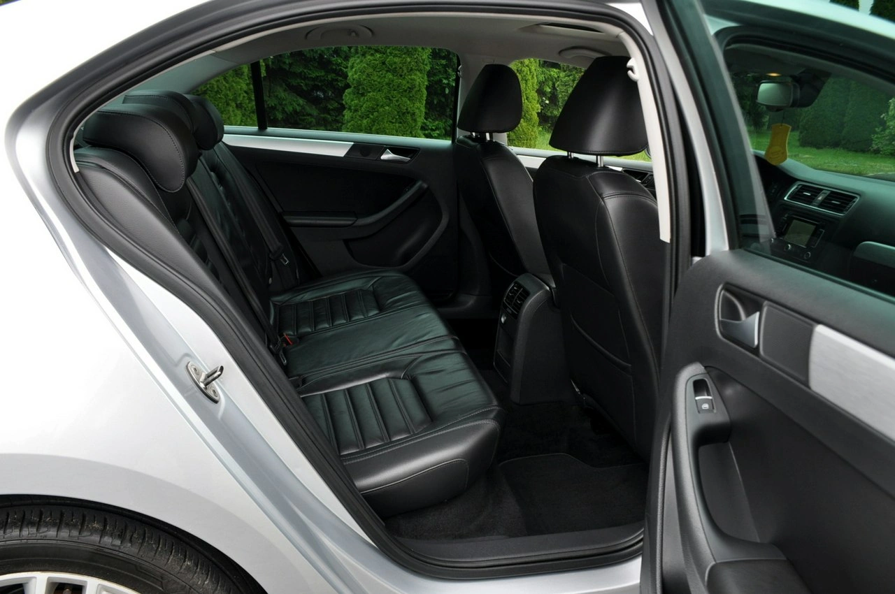 Volkswagen Jetta - Zdjęcie 18