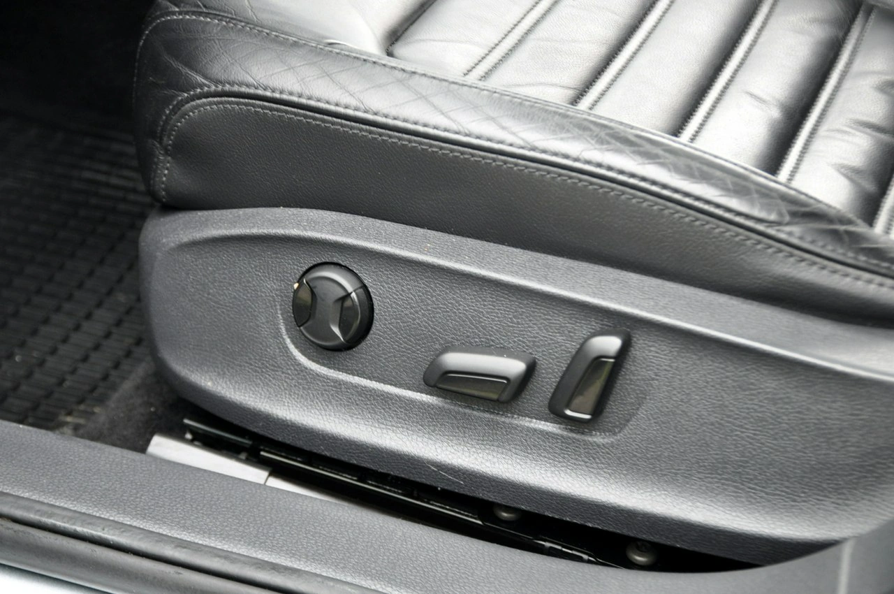 Volkswagen Jetta - Zdjęcie 22