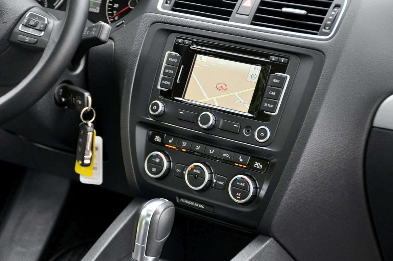 Volkswagen Jetta - Zdjęcie 26