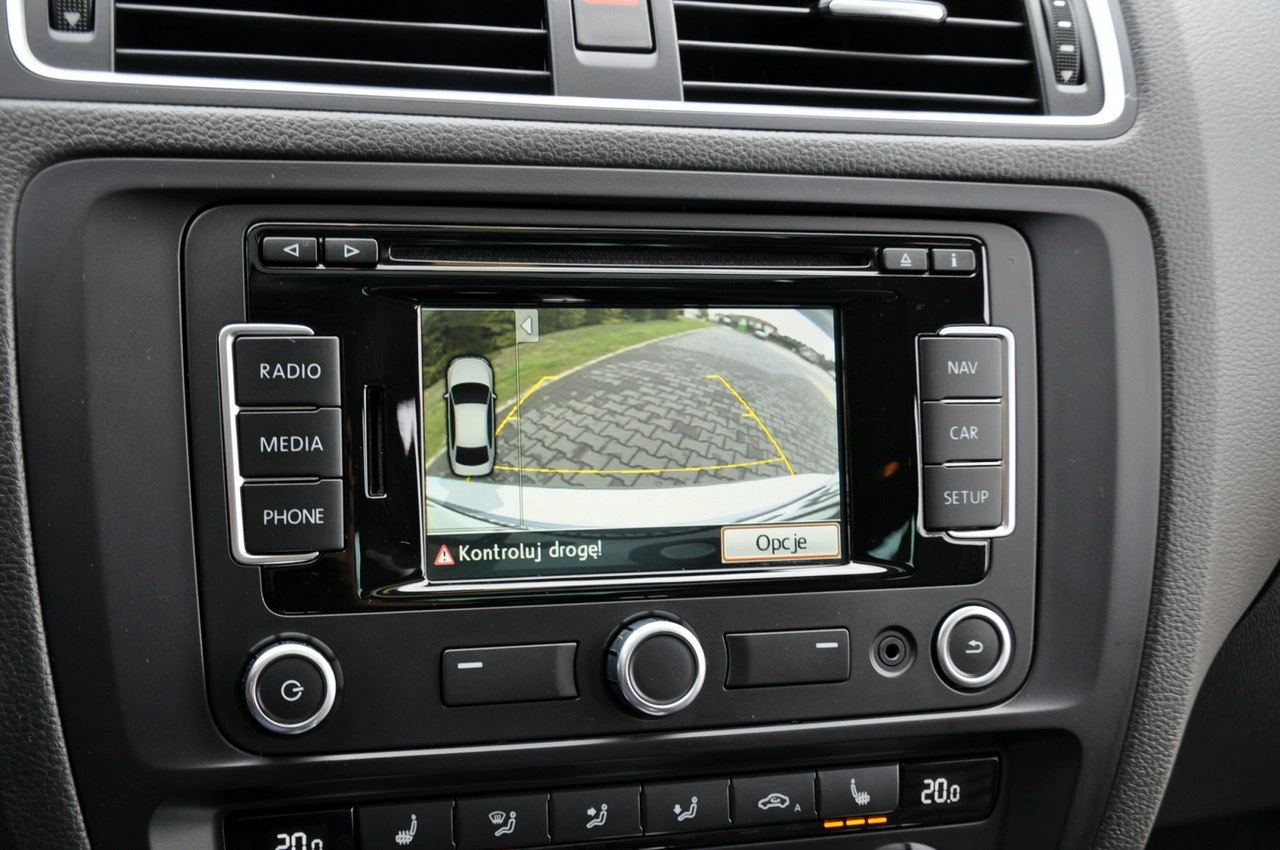 Volkswagen Jetta - Zdjęcie 31